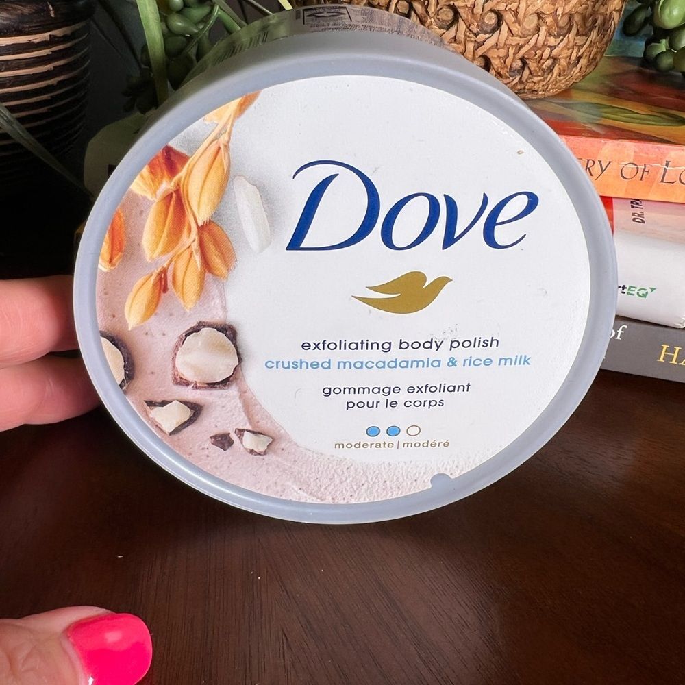 Dove Exfoliating Body Polish with Crushed Macadamia & Rice Milk 10.5 oz